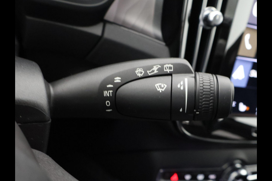 Volvo XC40 1.5 T5 PLUG-IN HYBRID+ DARK. ACCU 90% GAR. 9-2032* TREKHAAK . DODE HOEKDETECTIE . HARMAN KARDON . STUUR & STOELVERWARMING .