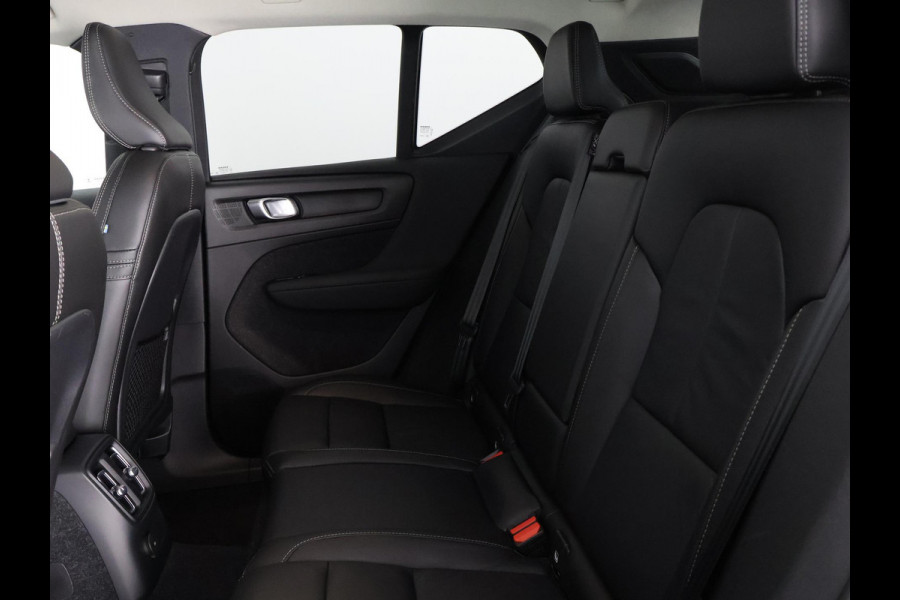Volvo XC40 1.5 T5 PLUG-IN HYBRID+ DARK. ACCU 90% GAR. 9-2032* TREKHAAK . DODE HOEKDETECTIE . HARMAN KARDON . STUUR & STOELVERWARMING .