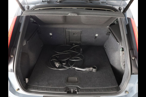 Volvo XC40 1.5 T5 PLUG-IN HYBRID+ DARK. ACCU 90% GAR. 9-2032* TREKHAAK . DODE HOEKDETECTIE . HARMAN KARDON . STUUR & STOELVERWARMING .