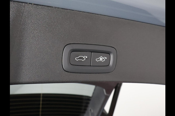 Volvo XC40 1.5 T5 PLUG-IN HYBRID+ DARK. ACCU 90% GAR. 9-2032* TREKHAAK . DODE HOEKDETECTIE . HARMAN KARDON . STUUR & STOELVERWARMING .