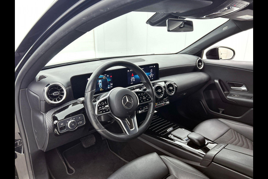 Mercedes-Benz A-Klasse 250 e Black Line WIDE-SCREEN | NAVI | STOF-LEDER