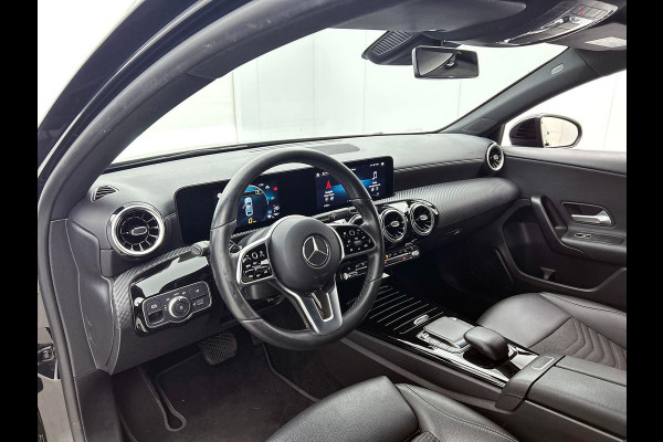 Mercedes-Benz A-Klasse 250 e Black Line WIDE-SCREEN | NAVI | STOF-LEDER