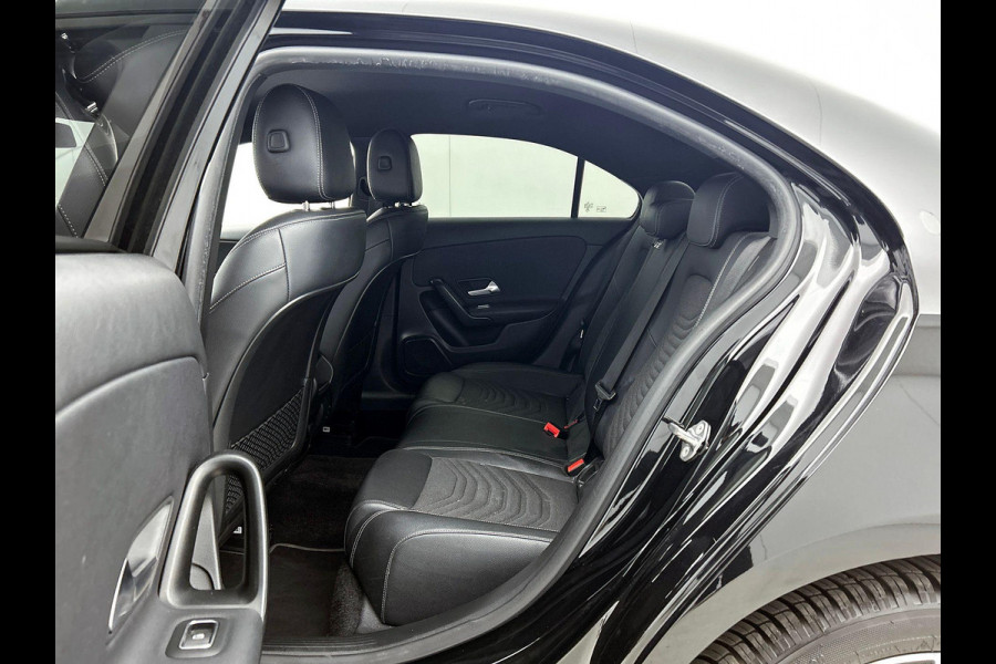 Mercedes-Benz A-Klasse 250 e Black Line WIDE-SCREEN | NAVI | STOF-LEDER