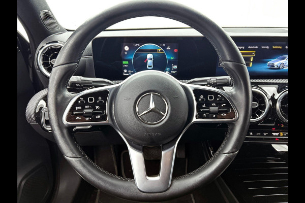 Mercedes-Benz A-Klasse 250 e Black Line WIDE-SCREEN | NAVI | STOF-LEDER