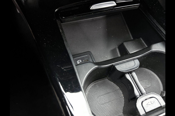 Mercedes-Benz A-Klasse 250 e Black Line WIDE-SCREEN | NAVI | STOF-LEDER