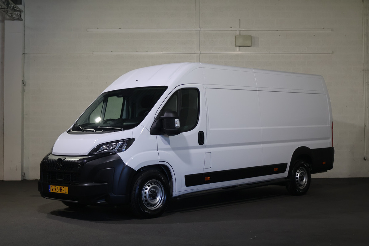 Peugeot Boxer 2.2 BlueHDi 180pk L4 H2 Automaat Airco Navigatie Camera (wordt verwacht)