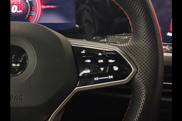 Volkswagen Golf 2.0 TSI GTI CLUBSPORT | PANO | IQ LIGHTS | ACC | AMBIANCE LIGHT | CAMERA