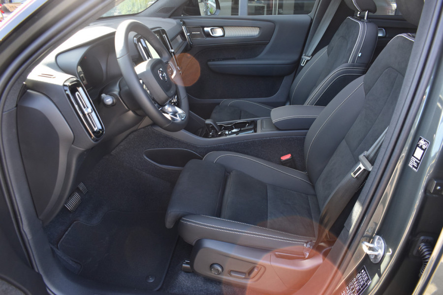 Volvo EX40 Extended Range 252PK Ultra Europa 82 kWh | NIEUW | 20'' | 360 Camera | H&K |