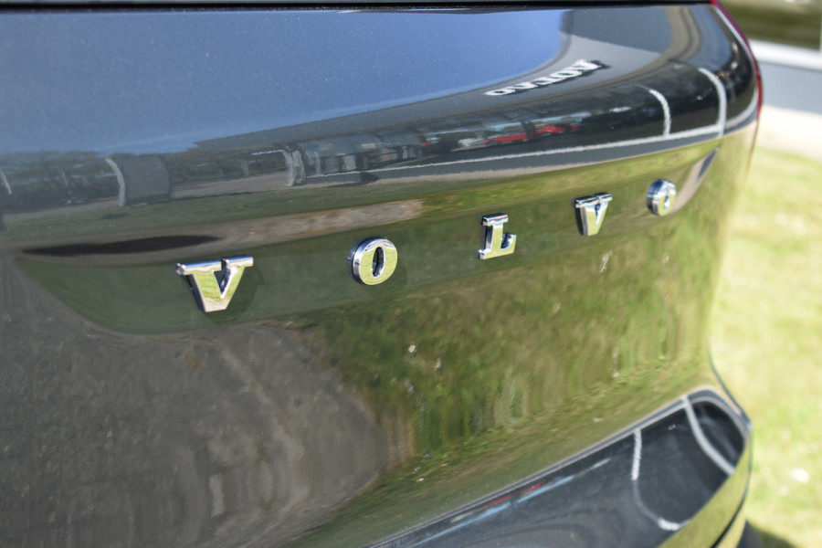 Volvo EX40 Extended Range 252PK Ultra Europa 82 kWh | NIEUW | 20'' | 360 Camera | H&K |