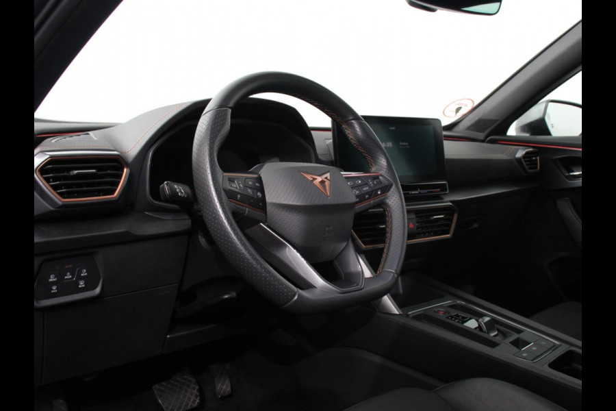 CUPRA Formentor 1.5 TSI High Automaat Apple carplay / Android Auto Keyless Entry Keyless Start Adaptive Cruise Control Stoelverwarming Stuurverwarming Half Leder