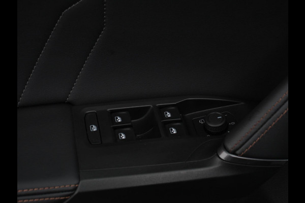 CUPRA Formentor 1.5 TSI High Automaat Apple carplay / Android Auto Keyless Entry Keyless Start Adaptive Cruise Control Stoelverwarming Stuurverwarming Half Leder