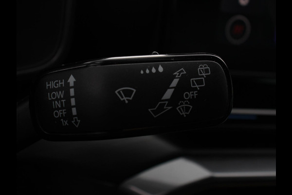 CUPRA Formentor 1.5 TSI High Automaat Apple carplay / Android Auto Keyless Entry Keyless Start Adaptive Cruise Control Stoelverwarming Stuurverwarming Half Leder