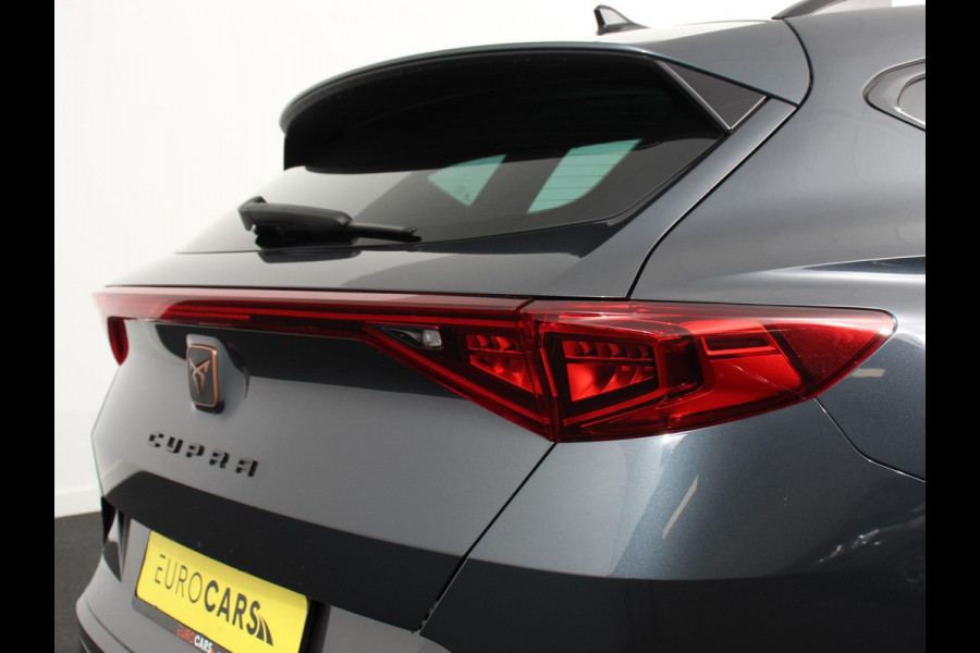 CUPRA Formentor 1.5 TSI High Automaat Apple carplay / Android Auto Keyless Entry Keyless Start Adaptive Cruise Control Stoelverwarming Stuurverwarming Half Leder