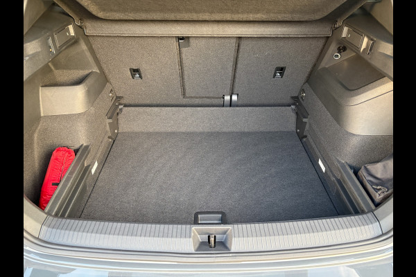 Volkswagen Tiguan 1.5 eTSI R-Line Edition | Trekhaak wegkl. | 360 Camera | Side Assist | IQ Light | Prijs Rijklaar!!