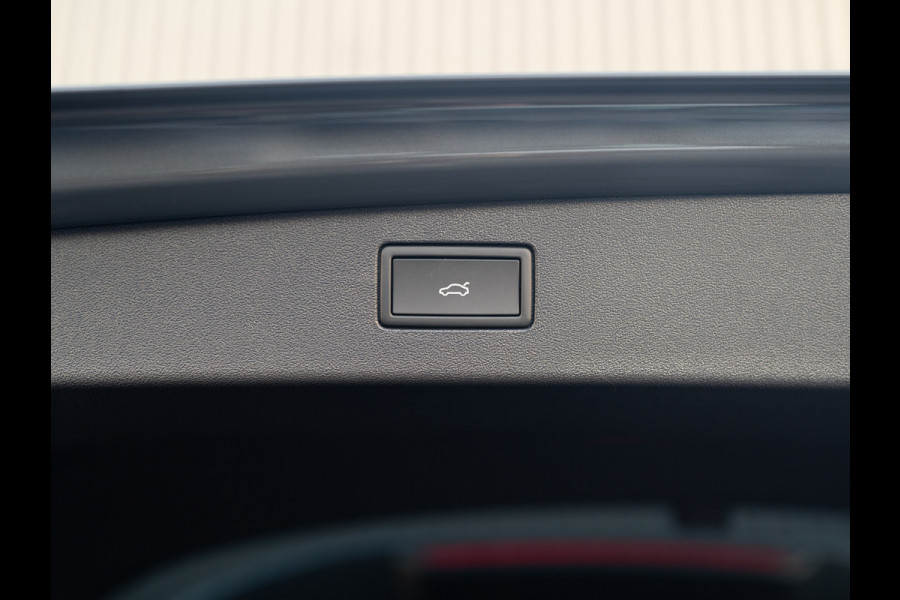 Volkswagen Tiguan 1.5 eTSI R-Line Edition | Trekhaak wegkl. | 360 Camera | Side Assist | IQ Light | Prijs Rijklaar!!