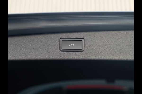 Volkswagen Tiguan 1.5 eTSI R-Line Edition | Trekhaak wegkl. | 360 Camera | Side Assist | IQ Light | Prijs Rijklaar!!