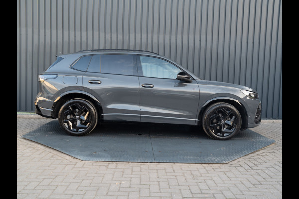 Volkswagen Tiguan 1.5 eTSI R-Line Edition | Trekhaak wegkl. | 360 Camera | Side Assist | IQ Light | Prijs Rijklaar!!