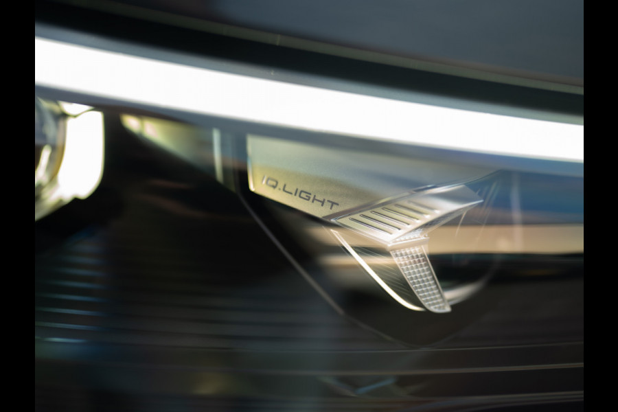 Volkswagen Tiguan 1.5 eTSI R-Line Edition | Trekhaak wegkl. | 360 Camera | Side Assist | IQ Light | Prijs Rijklaar!!