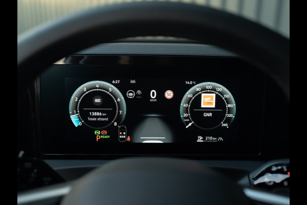 Volkswagen Tiguan 1.5 eTSI R-Line Edition | Trekhaak wegkl. | 360 Camera | Side Assist | IQ Light | Prijs Rijklaar!!