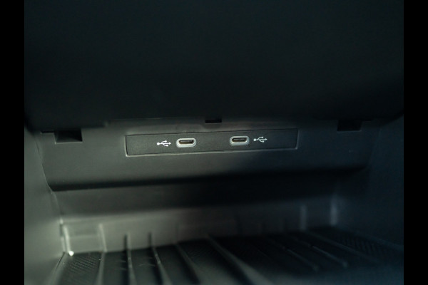 Volkswagen Tiguan 1.5 eTSI R-Line Edition | Trekhaak wegkl. | 360 Camera | Side Assist | IQ Light | Prijs Rijklaar!!