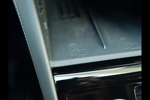 Volkswagen Tiguan 1.5 eTSI R-Line Edition | Trekhaak wegkl. | 360 Camera | Side Assist | IQ Light | Prijs Rijklaar!!