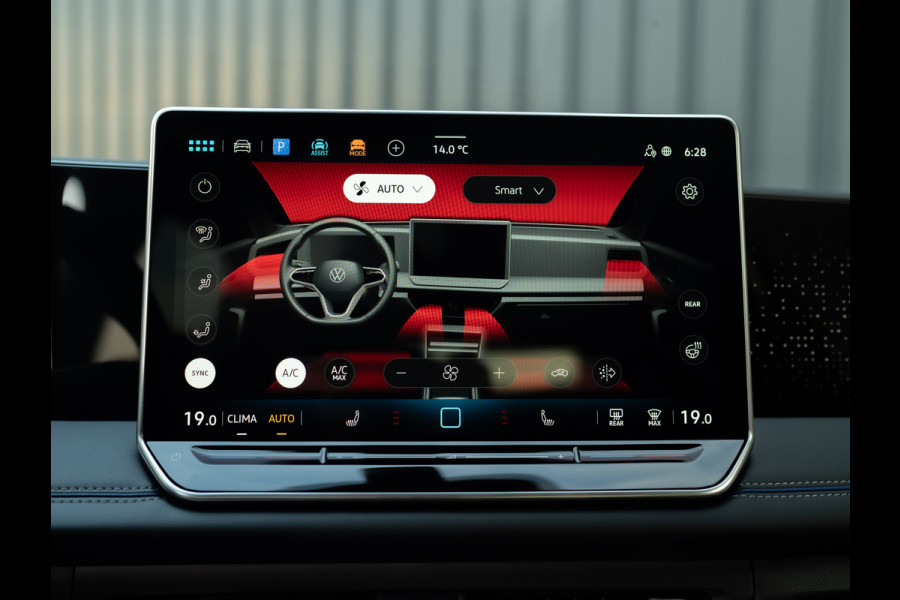 Volkswagen Tiguan 1.5 eTSI R-Line Edition | Trekhaak wegkl. | 360 Camera | Side Assist | IQ Light | Prijs Rijklaar!!