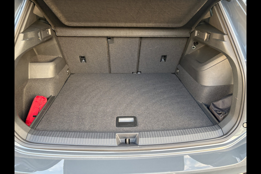 Volkswagen Tiguan 1.5 eTSI R-Line Edition | Trekhaak wegkl. | 360 Camera | Side Assist | IQ Light | Prijs Rijklaar!!