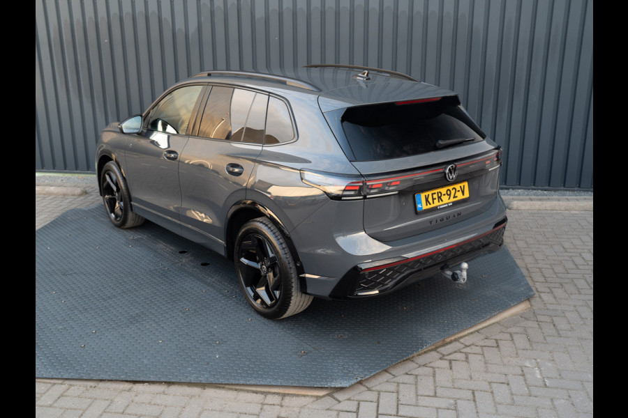 Volkswagen Tiguan 1.5 eTSI R-Line Edition | Trekhaak wegkl. | 360 Camera | Side Assist | IQ Light | Prijs Rijklaar!!