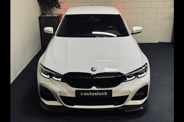 BMW 3-serie 330i M-Sport | M-Performance | 19" | Carbon