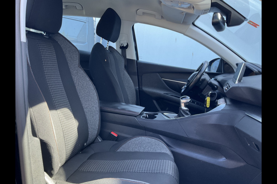 Peugeot 3008 1.2 PureTech Allure Carplay Stoelverw. Trekhaak Virtual Display