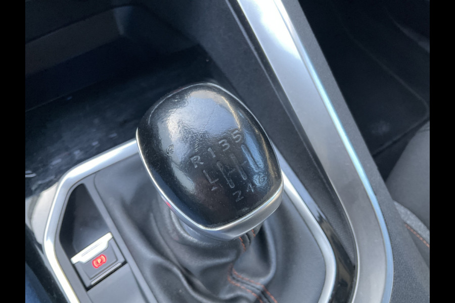 Peugeot 3008 1.2 PureTech Allure Carplay Stoelverw. Trekhaak Virtual Display