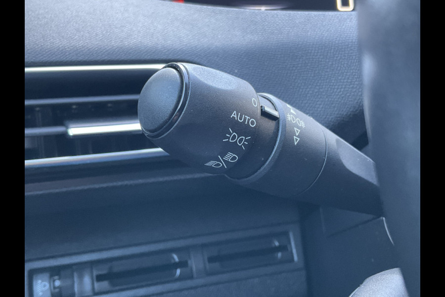 Peugeot 3008 1.2 PureTech Allure Carplay Stoelverw. Trekhaak Virtual Display