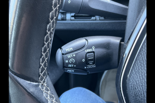 Peugeot 3008 1.2 PureTech Allure Carplay Stoelverw. Trekhaak Virtual Display
