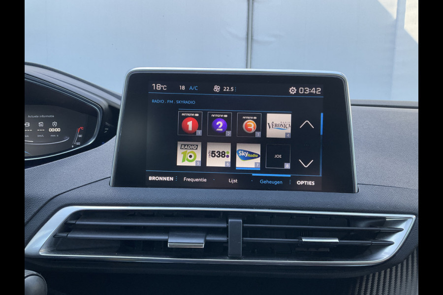 Peugeot 3008 1.2 PureTech Allure Carplay Stoelverw. Trekhaak Virtual Display