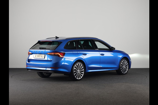 Škoda Octavia Combi 1.4 TSI iV PHEV Sportline Business 204pk | Navigatie via App| Parkeercamera | Elektrisch veerselbare stoelen met geheugen | Parkeersensoren voor en achter |