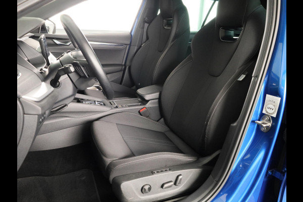 Škoda Octavia Combi 1.4 TSI iV PHEV Sportline Business 204pk | Navigatie via App| Parkeercamera | Elektrisch veerselbare stoelen met geheugen | Parkeersensoren voor en achter |