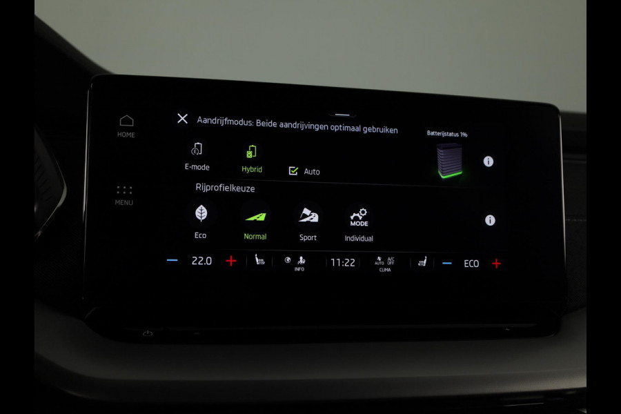 Škoda Octavia Combi 1.4 TSI iV PHEV Sportline Business 204pk | Navigatie via App| Parkeercamera | Elektrisch veerselbare stoelen met geheugen | Parkeersensoren voor en achter |