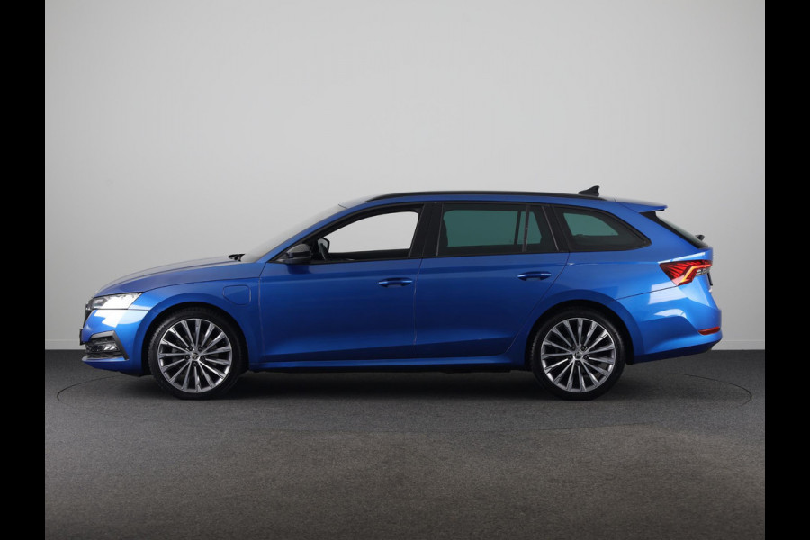 Škoda Octavia Combi 1.4 TSI iV PHEV Sportline Business 204pk | Navigatie via App| Parkeercamera | Elektrisch veerselbare stoelen met geheugen | Parkeersensoren voor en achter |