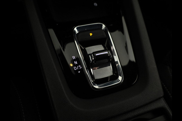 Škoda Octavia Combi 1.4 TSI iV PHEV Sportline Business 204pk | Navigatie via App| Parkeercamera | Elektrisch veerselbare stoelen met geheugen | Parkeersensoren voor en achter |