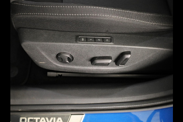 Škoda Octavia Combi 1.4 TSI iV PHEV Sportline Business 204pk | Navigatie via App| Parkeercamera | Elektrisch veerselbare stoelen met geheugen | Parkeersensoren voor en achter |