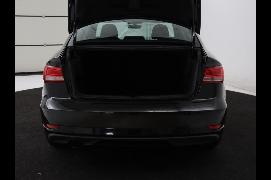 Audi A3 30 TFSI Pro Line | Bi-Xenon | DAB | Navigatie | Cruise control | Bluetooth | Airco | Cruise control | Lichtmetalen velgen