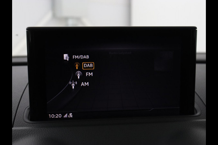 Audi A3 30 TFSI Pro Line | Bi-Xenon | DAB | Navigatie | Cruise control | Bluetooth | Airco | Cruise control | Lichtmetalen velgen