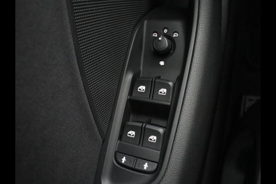 Audi A3 30 TFSI Pro Line | Bi-Xenon | DAB | Navigatie | Cruise control | Bluetooth | Airco | Cruise control | Lichtmetalen velgen