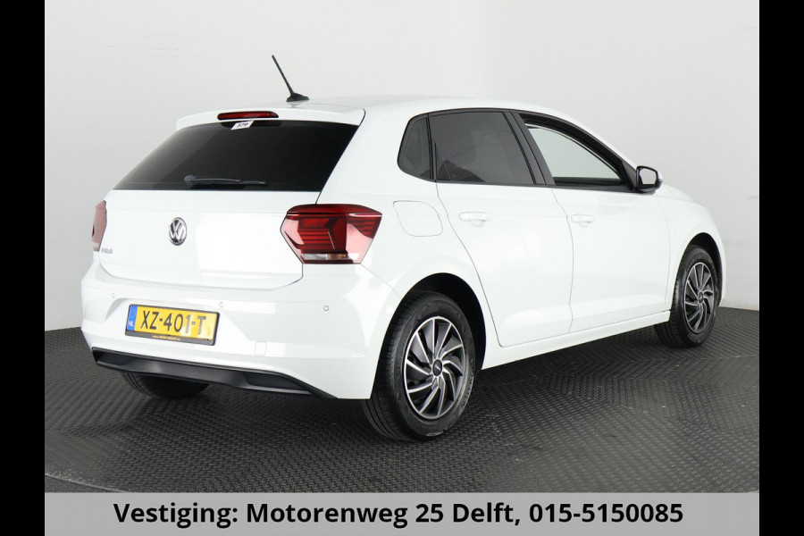 Volkswagen Polo TSI COMFORTLINE 95 PK GARANTIE TOT 2029* . NAVIGATIE . PARKEERSENSOREN VOOR  & ACHTER .