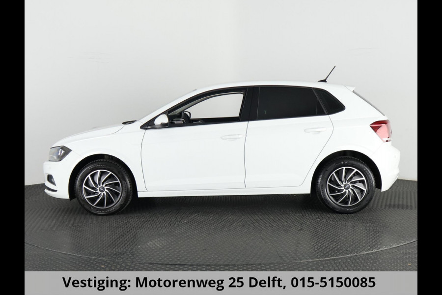 Volkswagen Polo TSI COMFORTLINE 95 PK GARANTIE TOT 2029* . NAVIGATIE . PARKEERSENSOREN VOOR  & ACHTER .