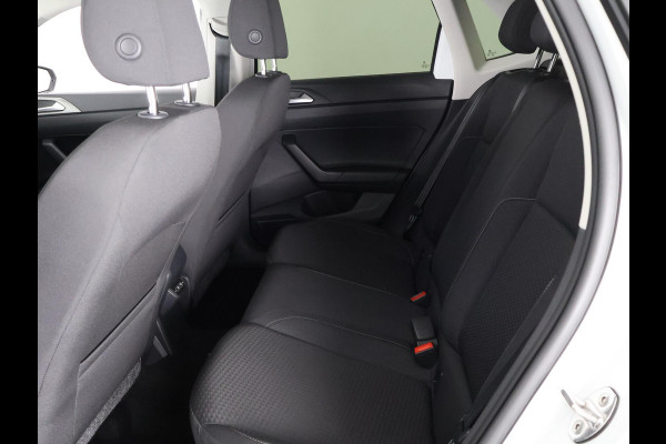 Volkswagen Polo TSI COMFORTLINE 95 PK GARANTIE TOT 2029* . NAVIGATIE . PARKEERSENSOREN VOOR  & ACHTER .