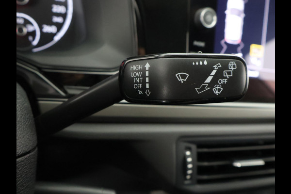 Volkswagen Polo TSI COMFORTLINE 95 PK GARANTIE TOT 2029* . NAVIGATIE . PARKEERSENSOREN VOOR  & ACHTER .