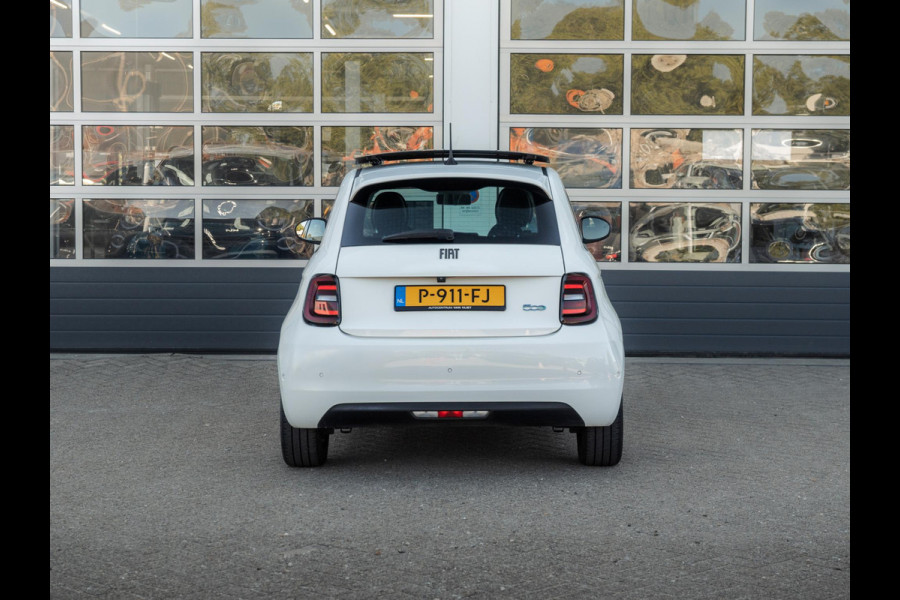 Fiat 500E Icon 42 kWh l SOH 92,8% | Clima | Cruise | Camera | 17" | Priv. Glass | Schuif/Kanteldak | Winter Pack | BSM | Apple Carplay