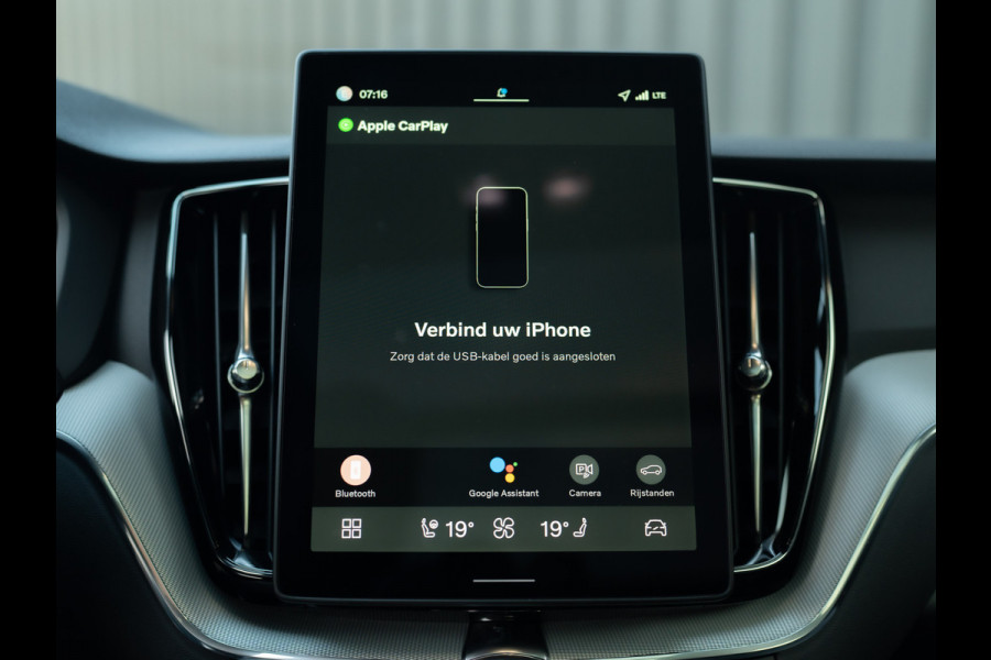 Volvo XC60 2.0 T6 Plug-in hybrid AWD Plus Black Edition | Harman/ Kardon | 360 Camera | Blind Spot | Panodak | Trekhaak wegkl. | Prijs Rijklaar!!