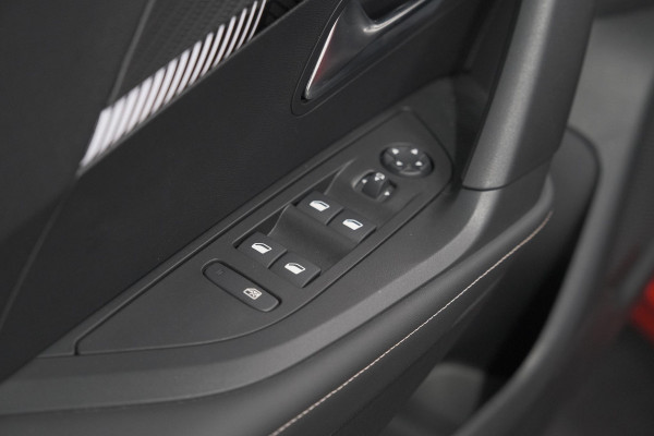 Peugeot 2008 PureTech 130 EAT8 Allure | Camera | Apple Carplay | Parkeersensoren